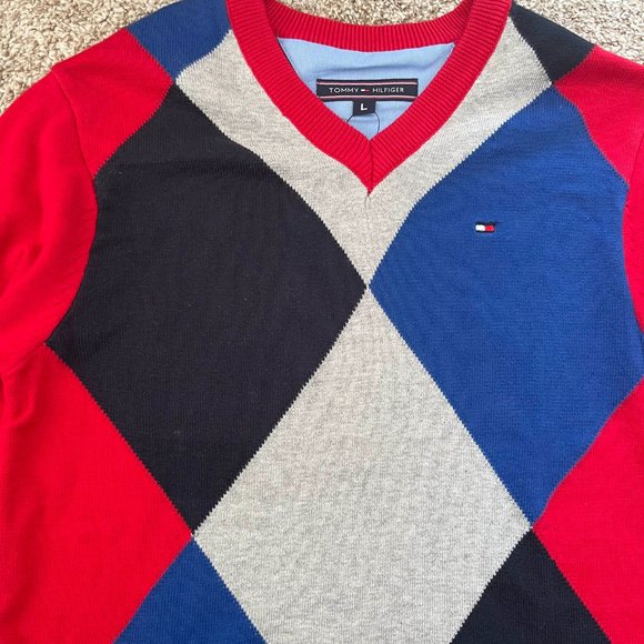 NWT Tommy Hilfiger Sweater - Picture 2 of 4